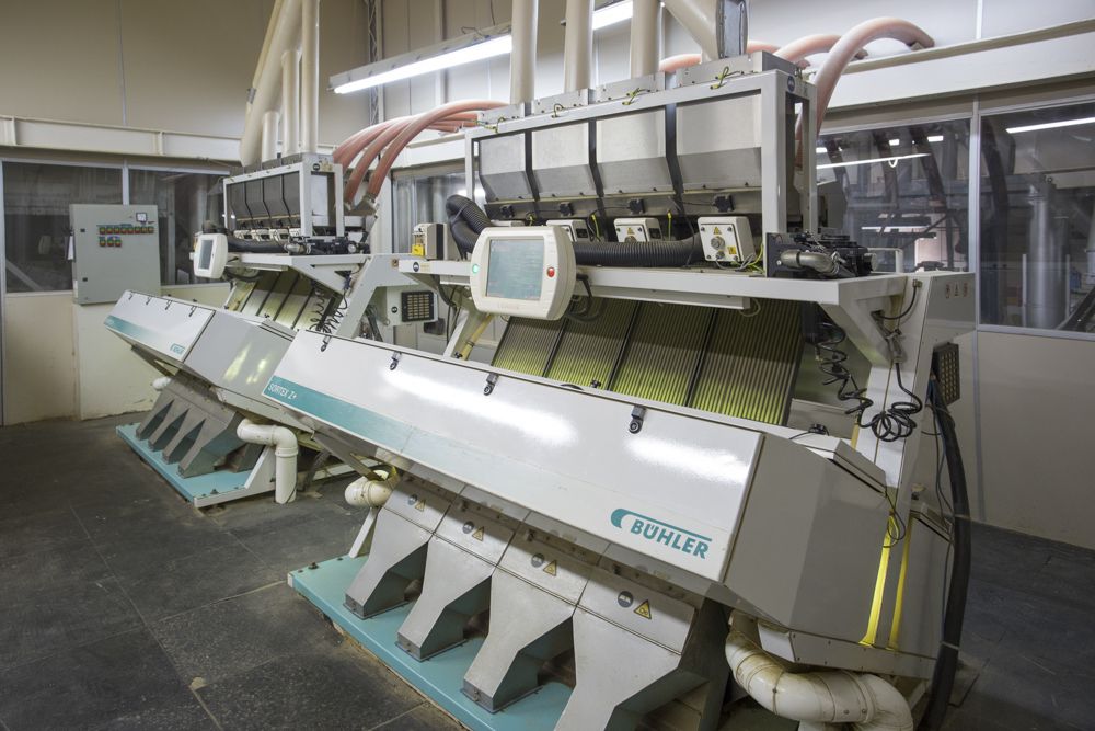 Equipamento Buhler na exportdora de cafe Guaxupe